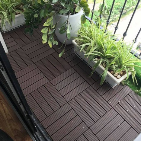 Vỉ nhựa lót sàn đá tự nhiên, cỏ nhân tạo