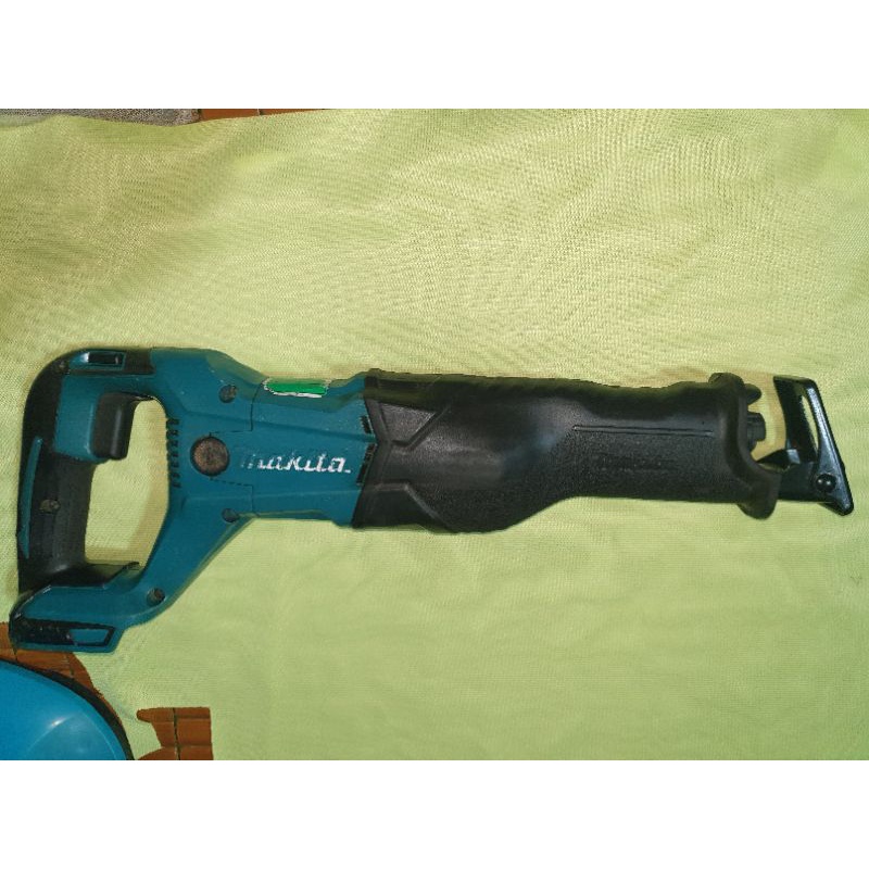 Cưa kiếm Makita JR186D