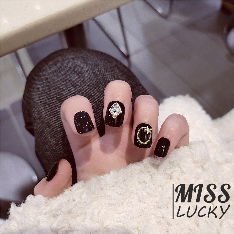 Set 24 Móng Giả Phối Vàng Phong Cách Retro Dành Cho Cô Dâu