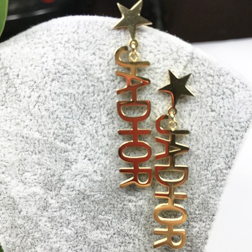 Bông Tai Nữ Sang Trọng Titan Không Đen TT 2396