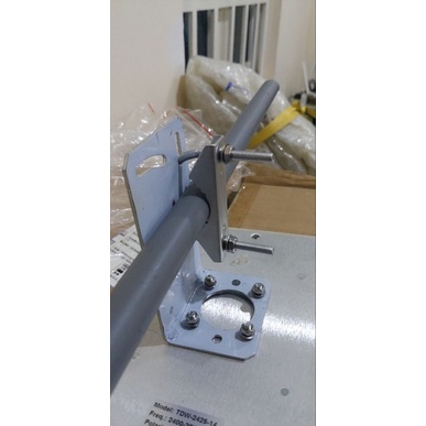 Ăng ten wifi định hướng tầm xa ngoài trời băng tần 2.4G