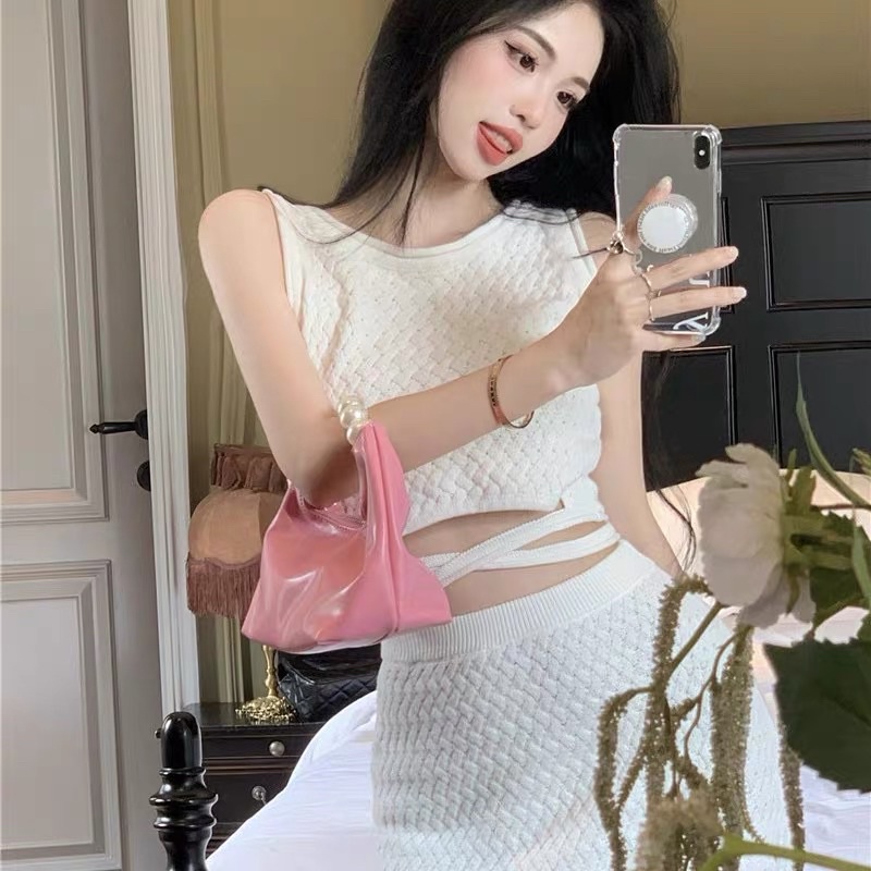 Set áo ba lỗ buộc dây+ chân váy dài màu trắng