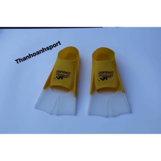 Chân nhái vịt bơi lội