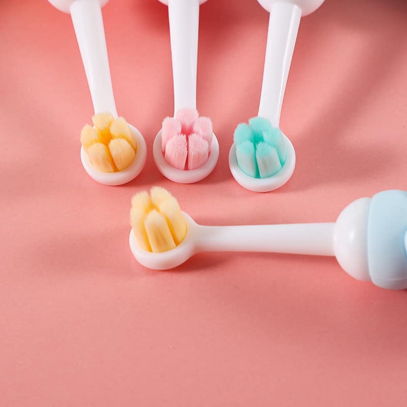 Bàn chải đánh răng lông tơ mềm hình gấu tay cầm silicon chống gây đau lợi chảy máu