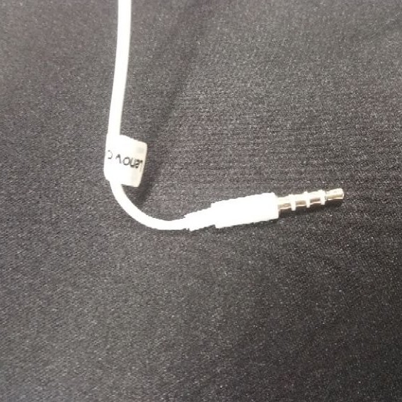 Tai nghe nhét tai tặng kèm ốp lưng cao cấp