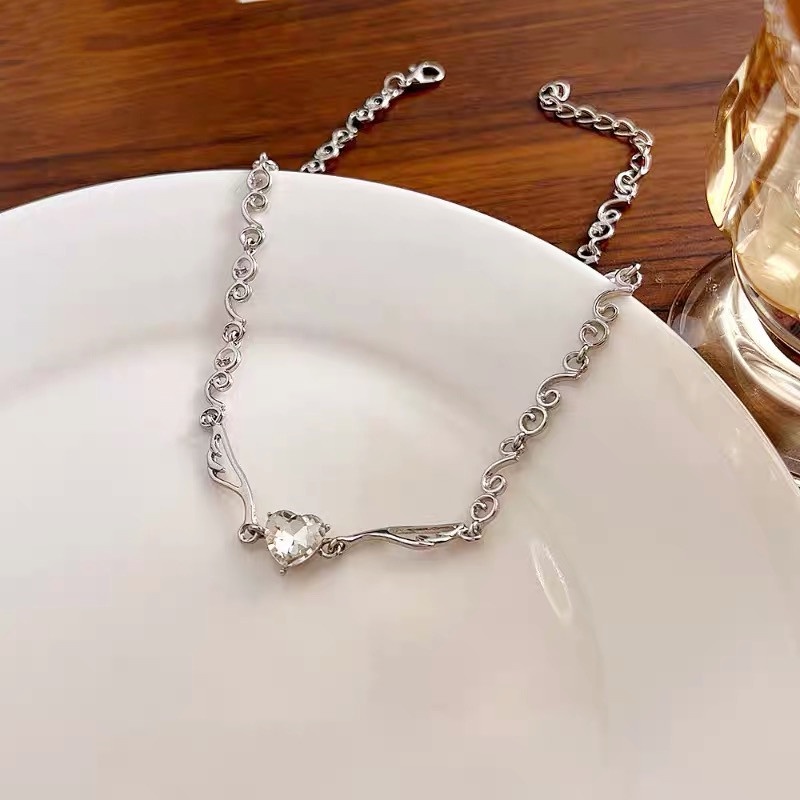 Vòng cổ Hình Trái Tim Đính Đá Thời Trang Cho Nữ