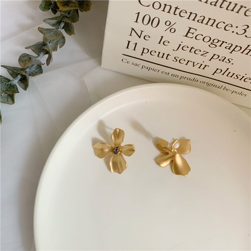 Khuyên tai kẹp không bấm lỗ chốt cố định K072 bằng hợp kim mạ vàng hình bông hoa dáng ngắn Leous Accessories