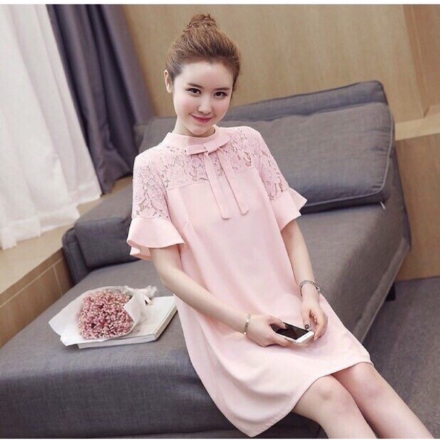 Đầm form rộng phối ren