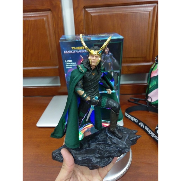 Mô hình Tượng tĩnh Loki tỉ lệ 1/10 cao 25cm - Avenger