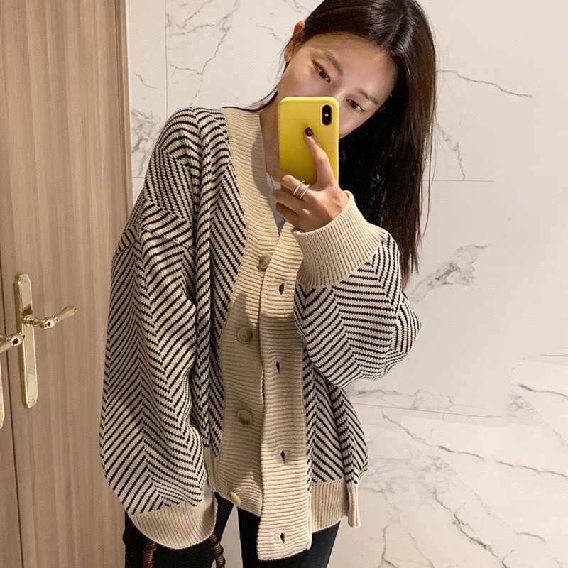 Áo cardigan len hoạ tiết kẻ xương cá ulzzang