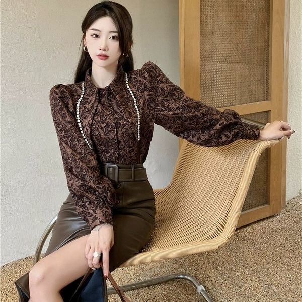 Áo sơ mi dài tay cổ nhọn đính đá phong cách Hàn Quốc cho nữ