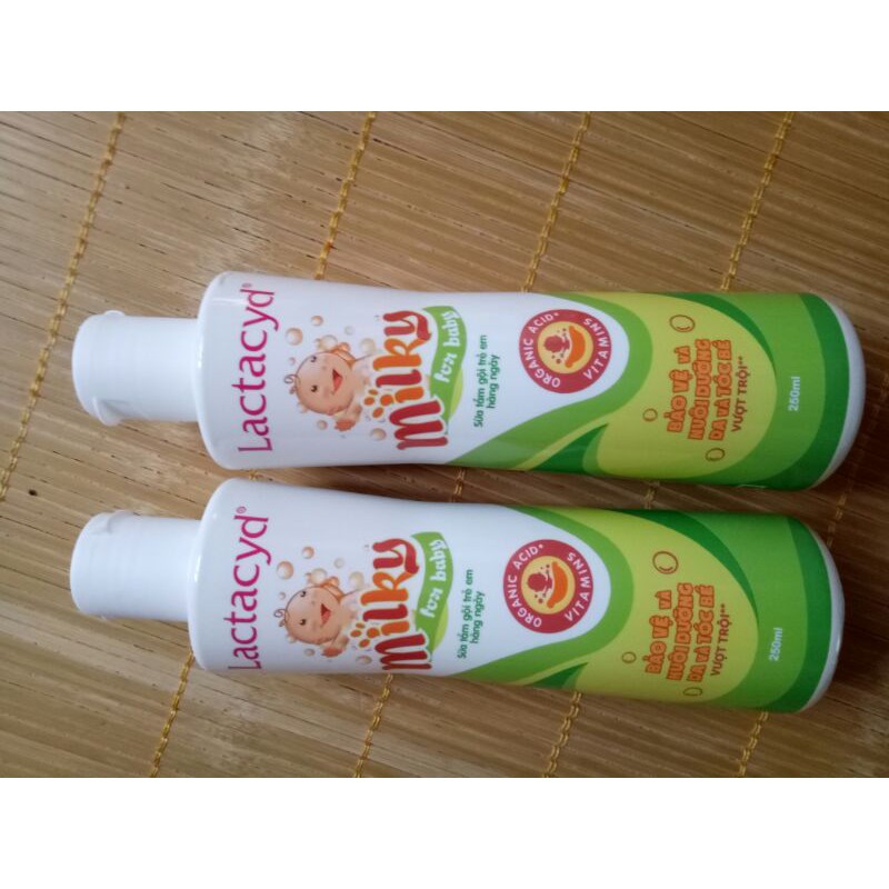 sữa tắm gội trẻ em hàng ngày Lactacyd Milky for baby