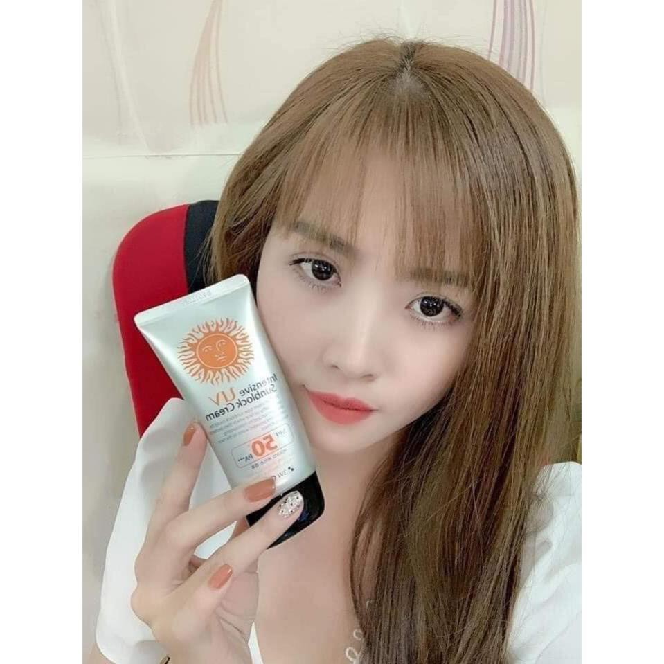 Kem chống nắng 3W Clinic Intensive UV Sunblock Cream Hàn Quốc SPF 50 PA+++ 70ml giúp bảo vệ da cung cấp độ ẩm