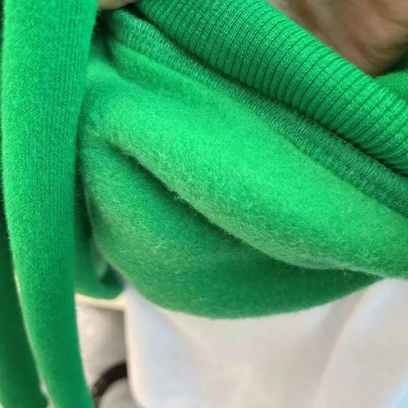 Áo khoác hoodie dáng rộng phối nhung dày màu xanh lá phong cách cổ điển thời trang mùa đông cho nữ | BigBuy360 - bigbuy360.vn