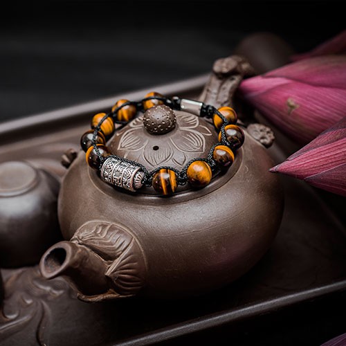 [QUÀ TẶNG/ LẮC TAY] Vòng tay phong thủy thời trang handmade nâu vàng Trục kinh tự bình an dây đan shamballa phật giáo