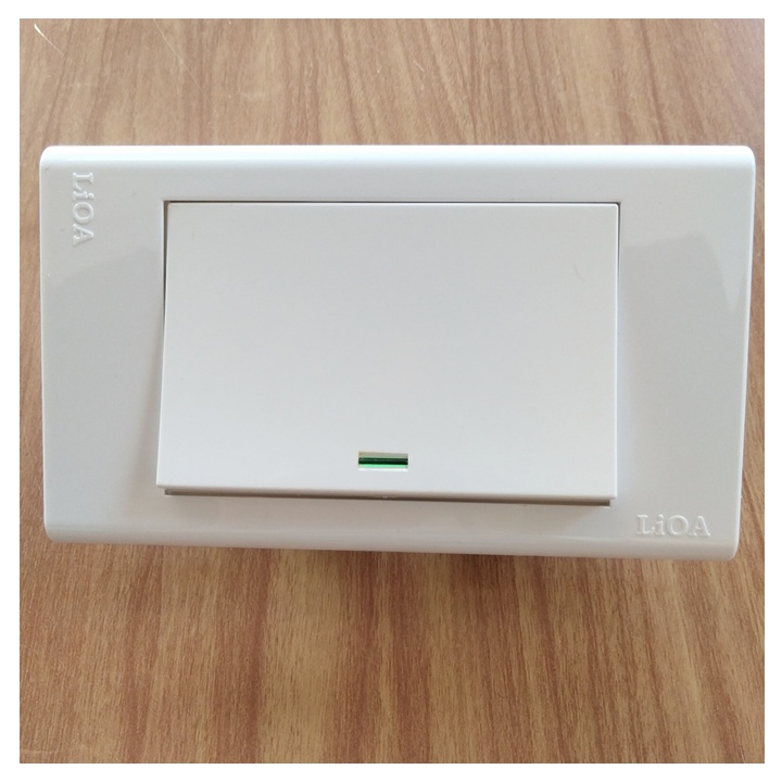 Công tắc LiOA - Dòng E20 Loại 1- 3 công tắc cỡ lớn có đèn báo
