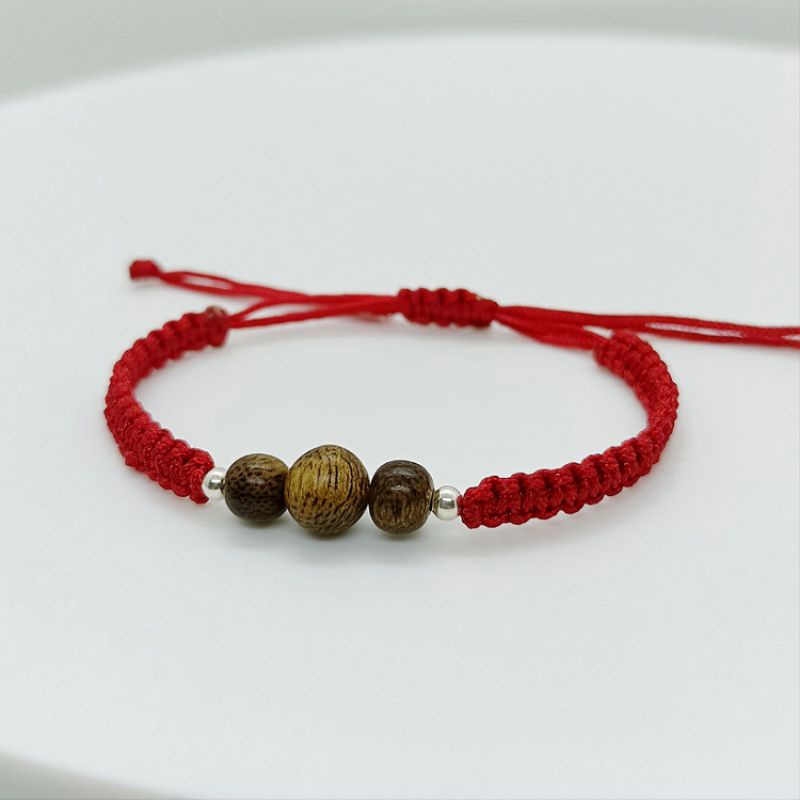 Vòng Tay Chỉ Đỏ Handmade Mix Trầm Hương - N120 | BigBuy360 - bigbuy360.vn
