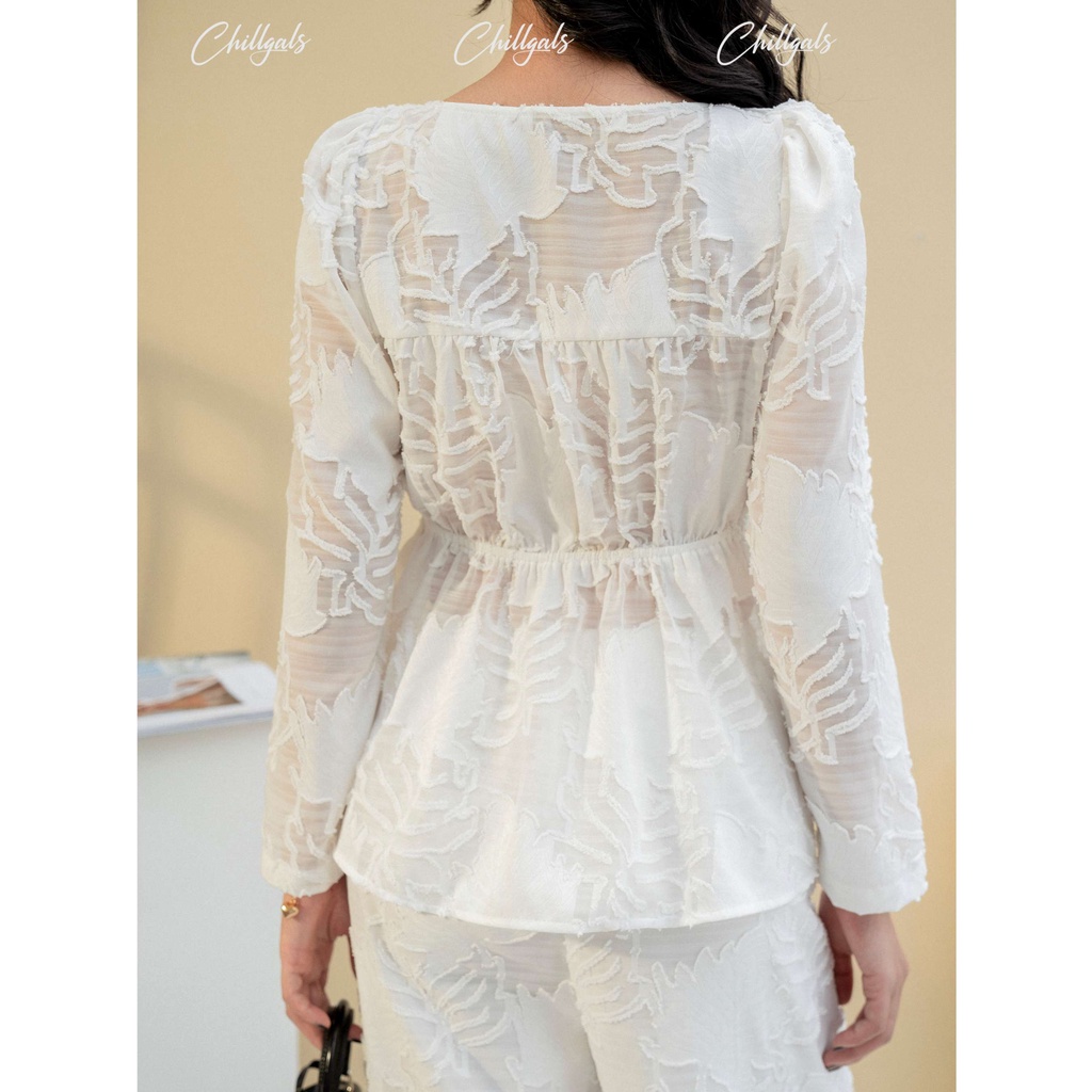 Bộ đồ ngủ Chillgals ren bề mặt cổ vuông tay bồng chun eo