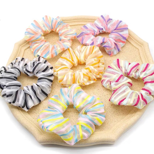 Chun buộc tóc Scrunchie voan kẻ dọc