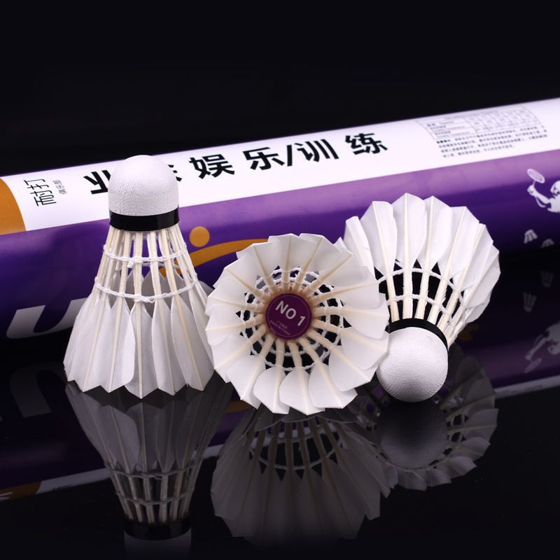 Hộp quả cầu lông Guang yu chính hãng nhập khẩu 12 quả.