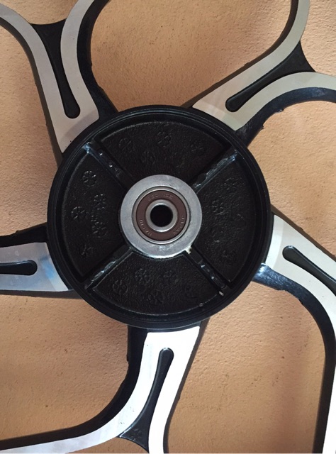 Vành đúc xe máy 10 nan đen tiện