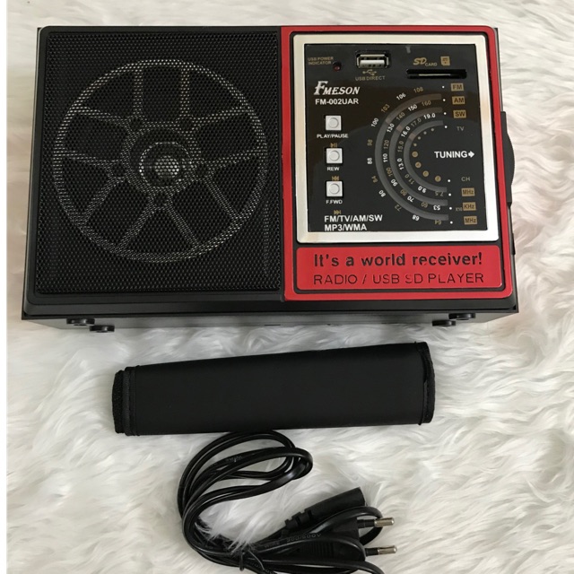ĐÀI RADIO LOẠI CÓ TÍCH ĐIỆN DÀI 20CM CAO 13CM DẦY 7CM