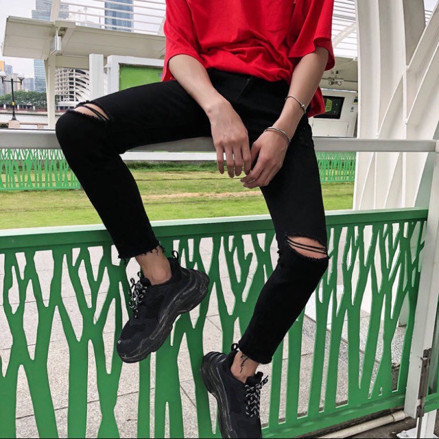 Quần jean rách gối tua gấu