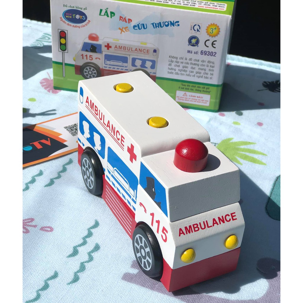 Bộ xếp hình khối gỗ cho bé | Mô hình xe cứu thương Việt nam