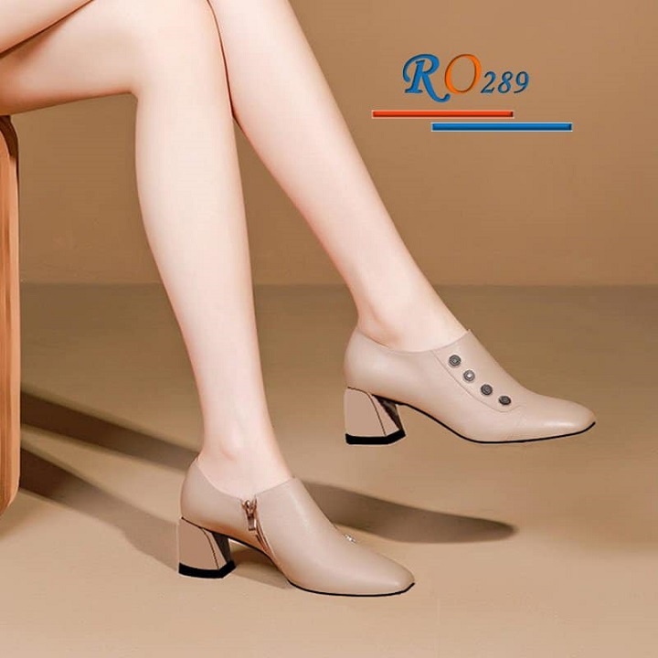 Giày boot nữ cổ thấp 5cm hàng hiệu rosata hai màu đen kem ro289 | BigBuy360 - bigbuy360.vn