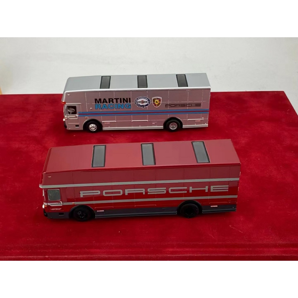 Mô hình ô tô Porsche Retransporter 1/64 Schuco