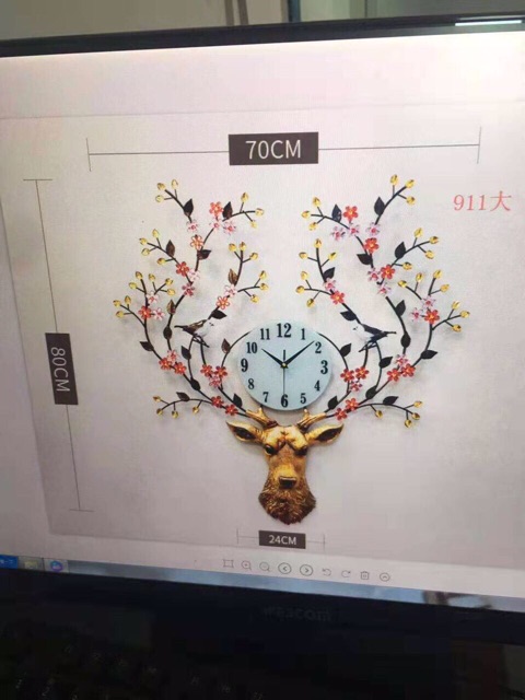 Đồng hồ chim công cực sang trọng.