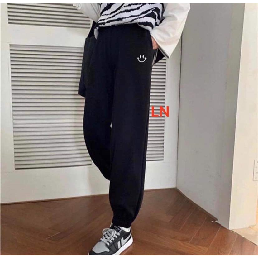 Quần boom logo mặt cười- Quần Chất da cá  form rộng chun gấu,