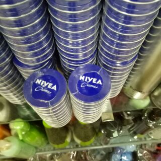 Kem trị nẻ Nivea