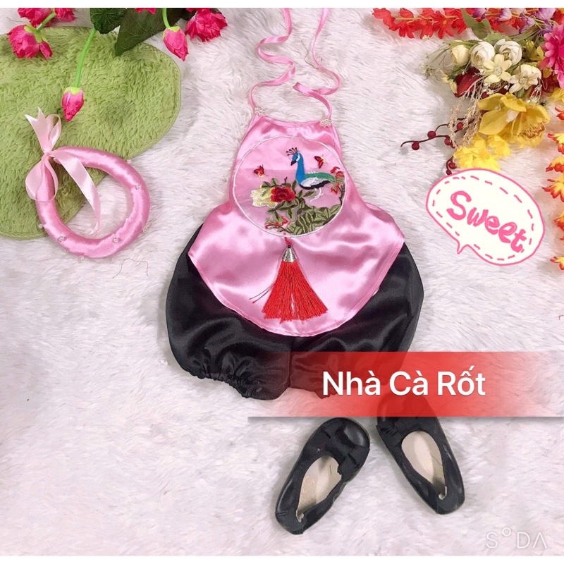 Set yếm đào cô tấm vải lụa màu hồng cho bé gái