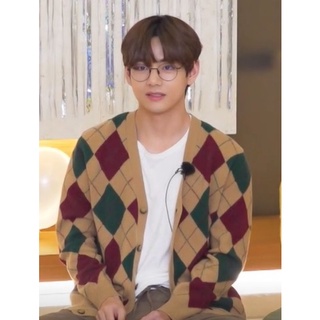 Áo cardigan cmm với V BTS