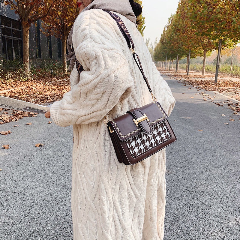 Túi đeo chéo IELGY hình vuông nhỏ họa tiết kẻ ô dây đeo bản rộng chất lượng cao phong cách Hàn Quốc cổ điển