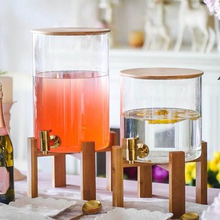 Bình thủy tinh đựng nước ép có vòi