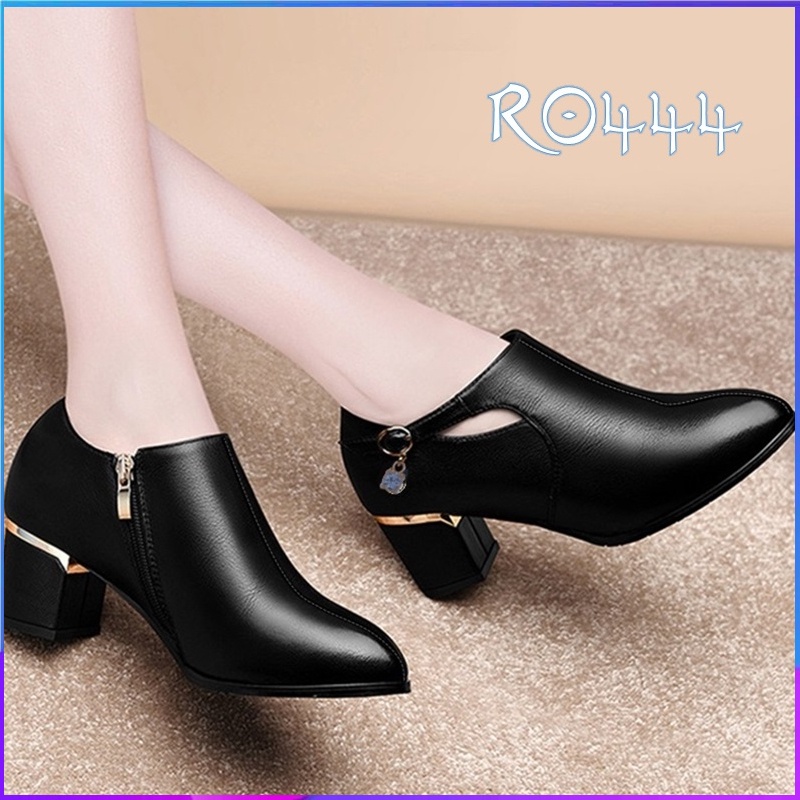 Giày boot nữ cổ thấp 5cm hàng hiệu rosata đẹp màu đen công sở ro444