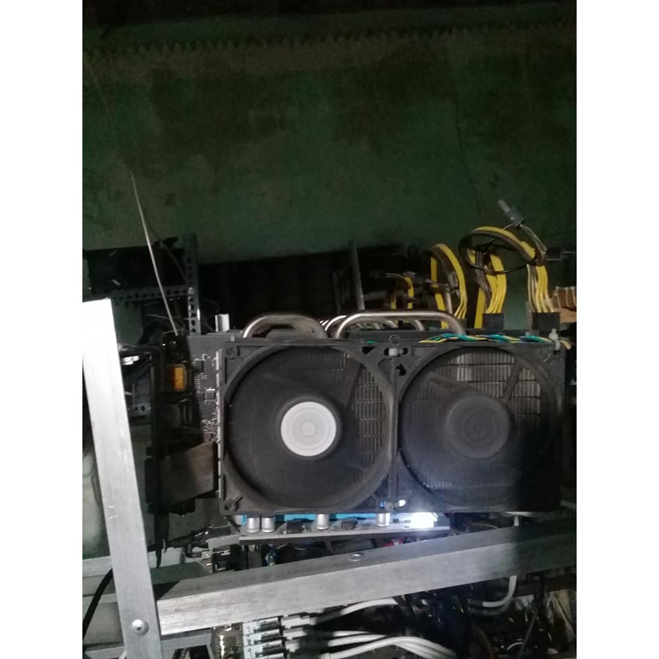 Quạt server DELTA 9cm 0.6a bóc máy