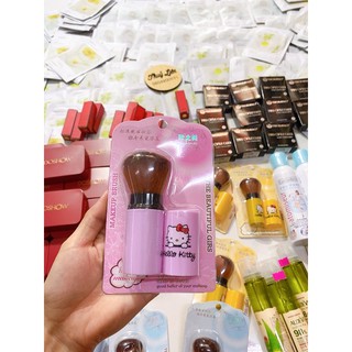 Cọ má hồng or đánh phấn phủ nhẹ
