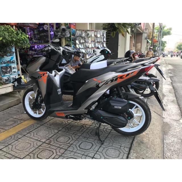 Tem Vario Cam Đen Bạc