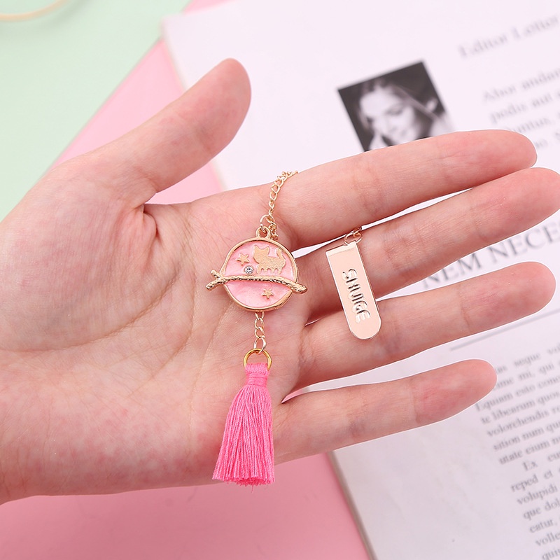 1 Thẻ Đánh Dấu Trang Sách Hình Mèo Xương Cá Phối Tua Rua Bằng Kim Loại Nhỏ Xinh Sáng Tạo