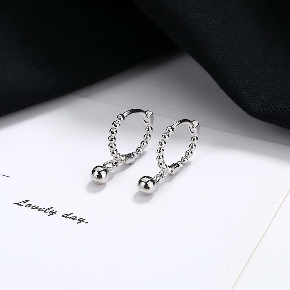 Khuyên Tai Trang Dáng Tròn Tạo Hình Độc Đáo Dành Cho Bạn Nữ