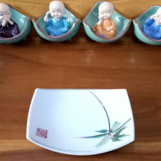 Dĩa sứ cong đựng nước chấm