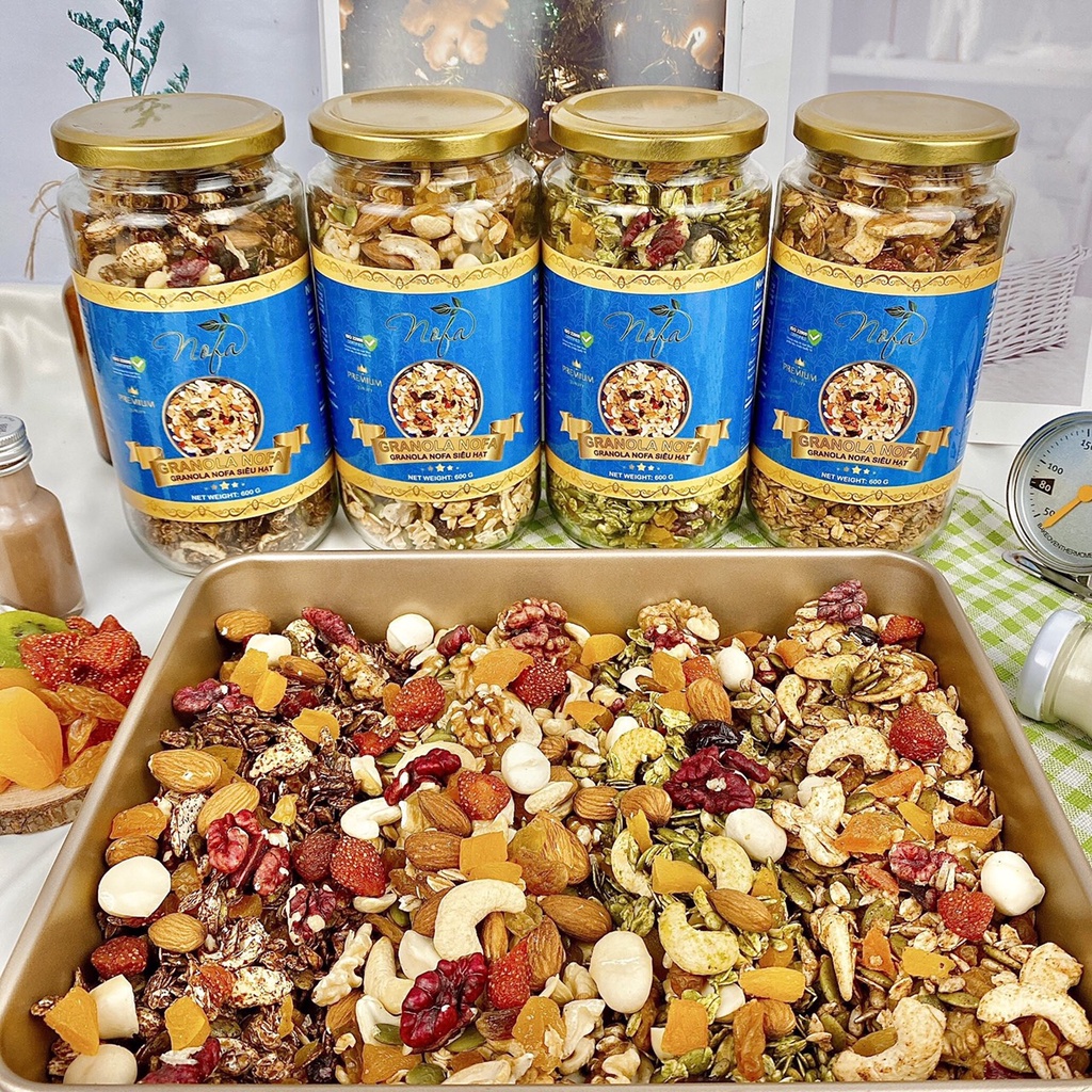 Ngũ cốc Ăn Kiêng NOFA Granola siêu Hạt và Quả túi 500g, thêm Macca, Óc Chó, Dâu Tây