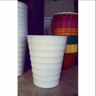Chậu trắng đk 24cm cao 30cm