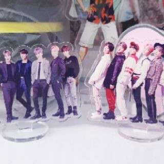 Tượng đứng BTS Persona, 5TH Muster standee