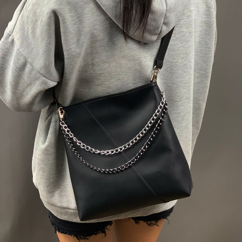 Túi da đeo chéo thời trang mẫu mới 2023 cho nữ