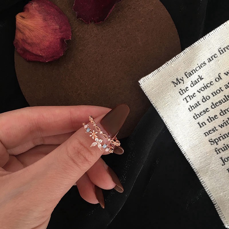 Nhẫn đeo tay phối hoa màu vàng hồng bằng zircon dành cho nữ
