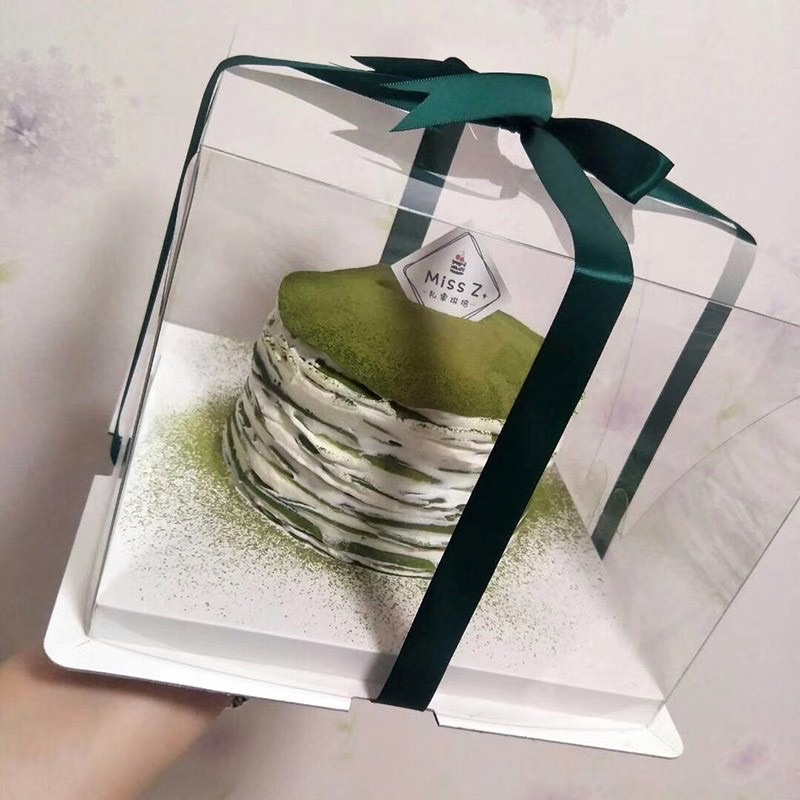 Hộp mica đựng bánh sinh nhật kt 28x28x18cm (kèm đế/ ko có ruy băng)